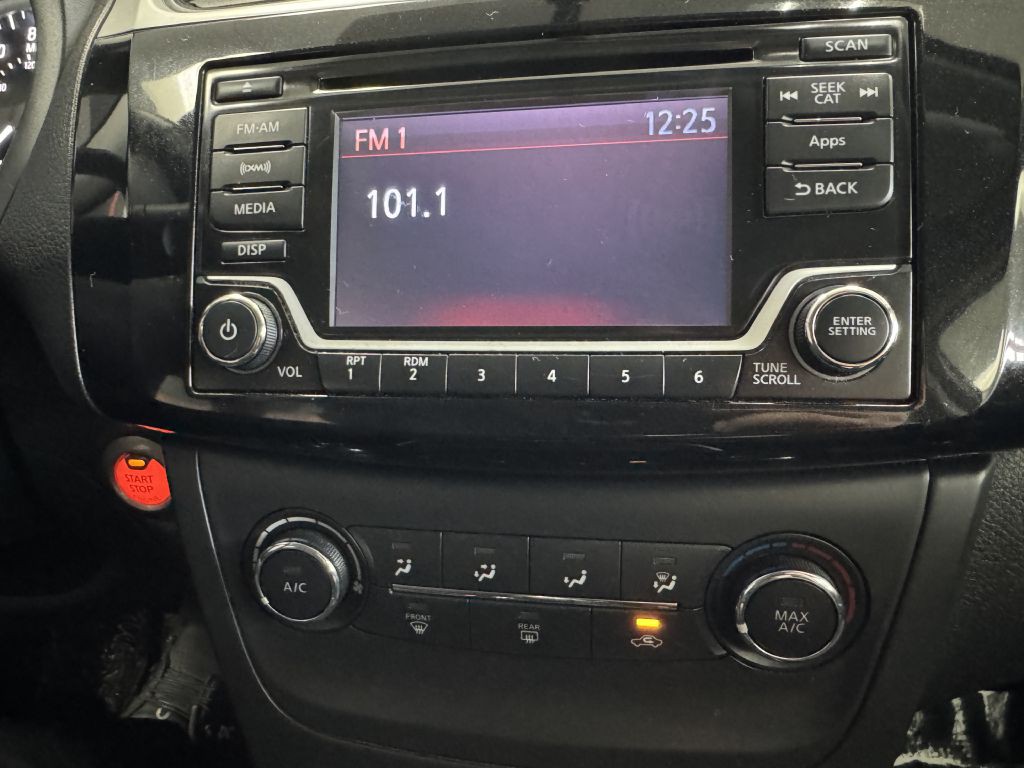 2016 Nissan Sentra Image 29