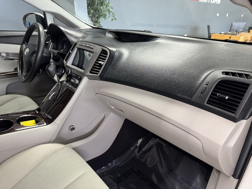 2012 Toyota Venza Image 18