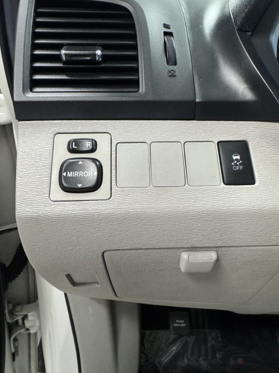 2012 Toyota Venza Image 24