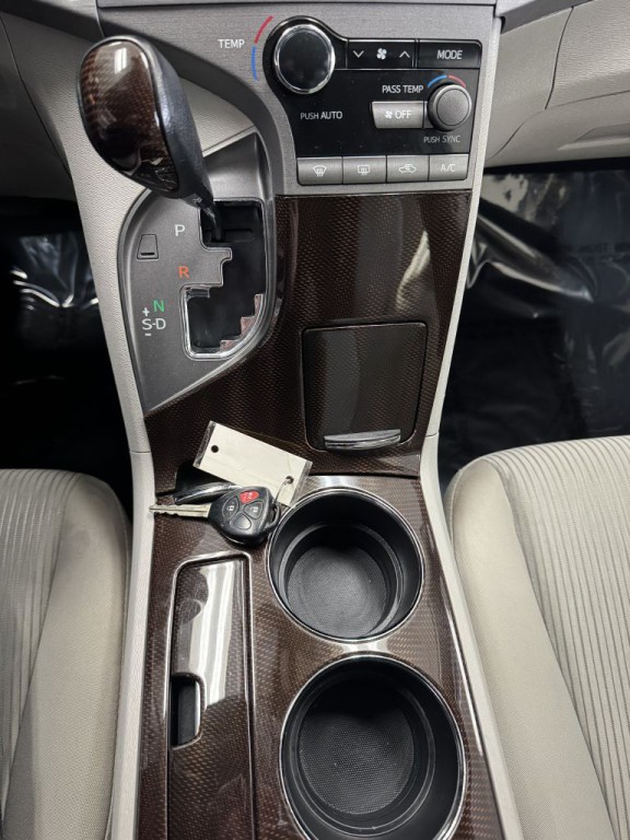 2012 Toyota Venza Image 25
