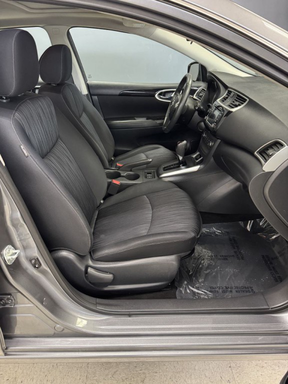 2016 Nissan Sentra Image 16