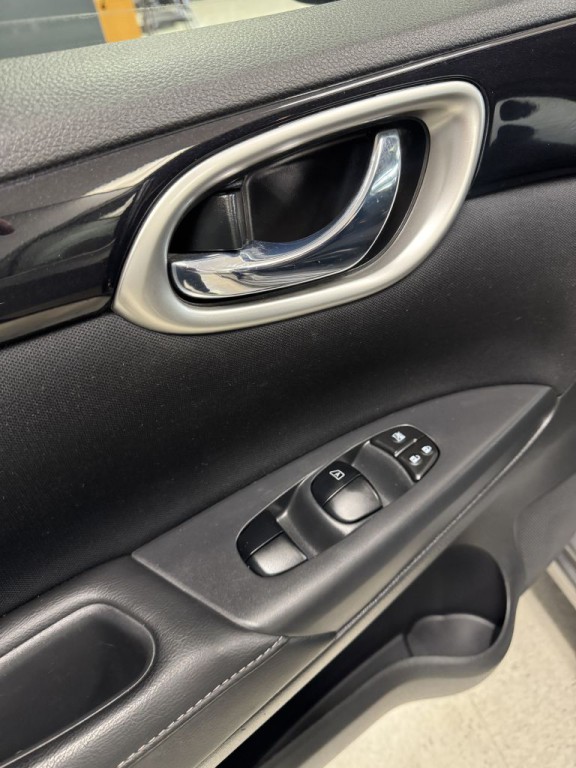 2016 Nissan Sentra Image 23