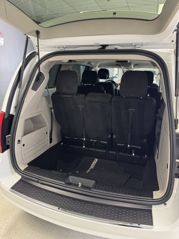 2015 Dodge Grand Caravan Image 11