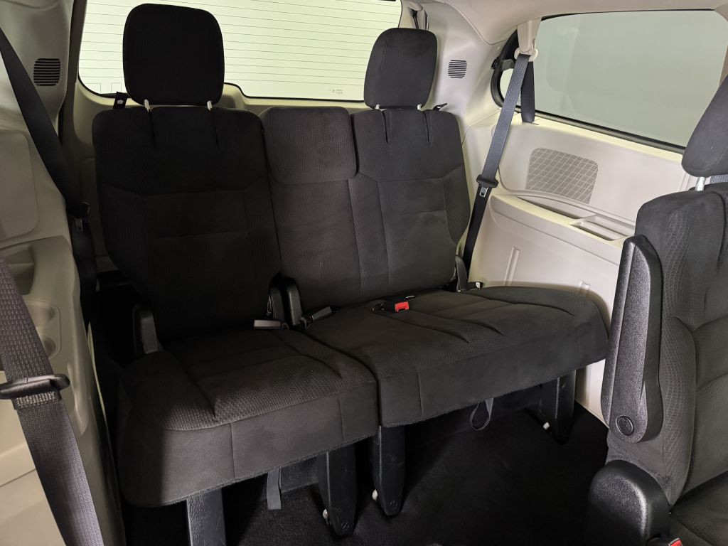 2015 Dodge Grand Caravan Image 12