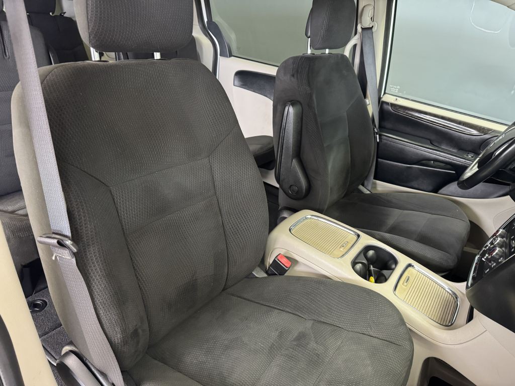 2015 Dodge Grand Caravan Image 20
