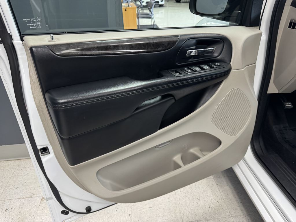 2015 Dodge Grand Caravan Image 26