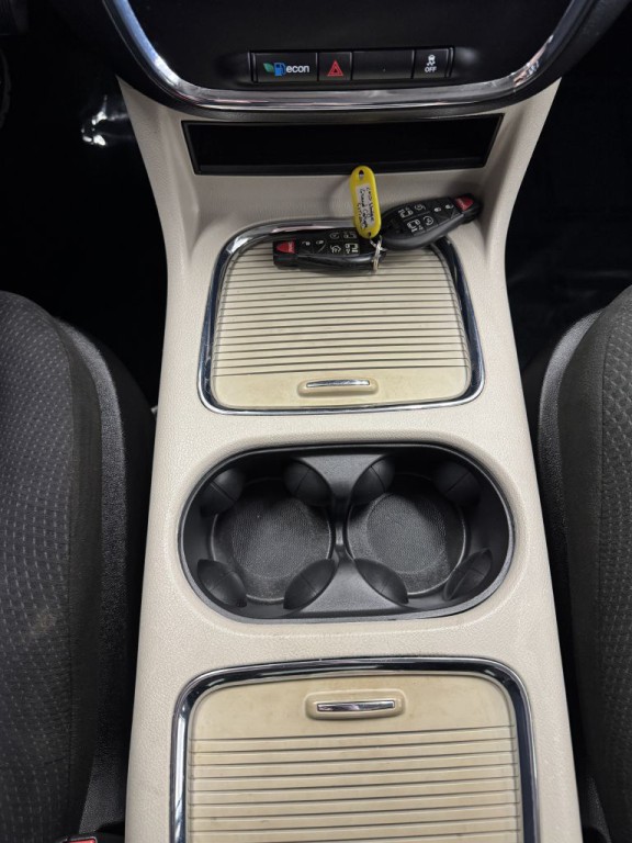 2015 Dodge Grand Caravan Image 28