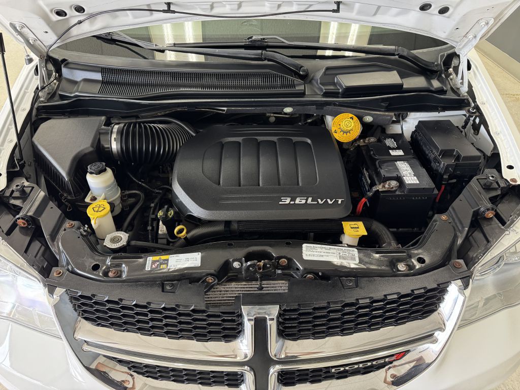 2015 Dodge Grand Caravan Image 32