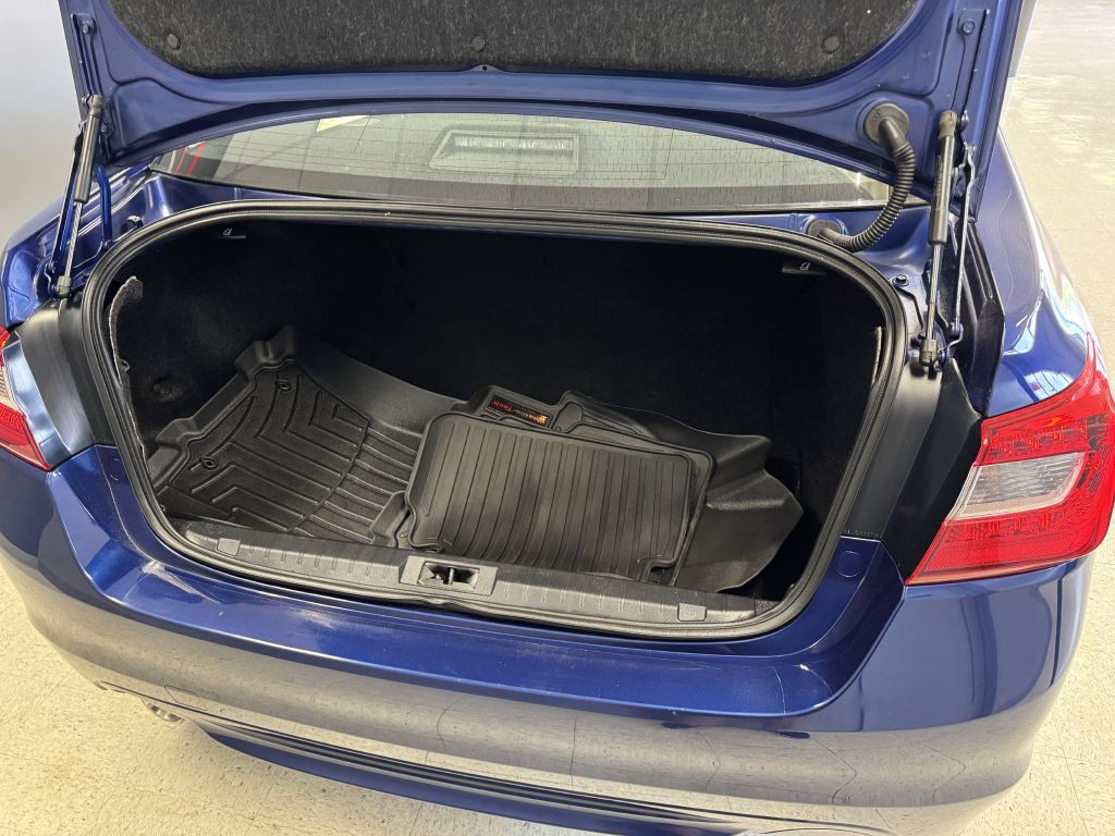2016 Subaru Legacy Image 10