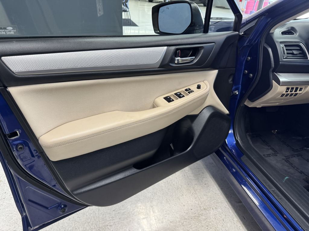 2016 Subaru Legacy Image 11