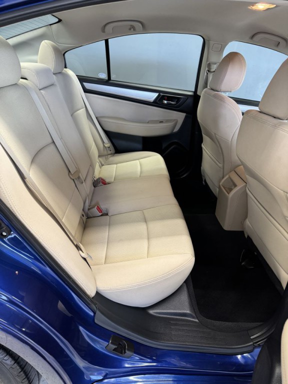 2016 Subaru Legacy Image 12