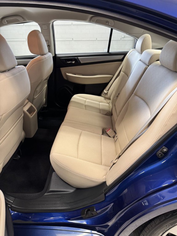 2016 Subaru Legacy Image 13