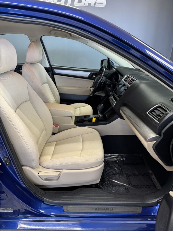 2016 Subaru Legacy Image 14