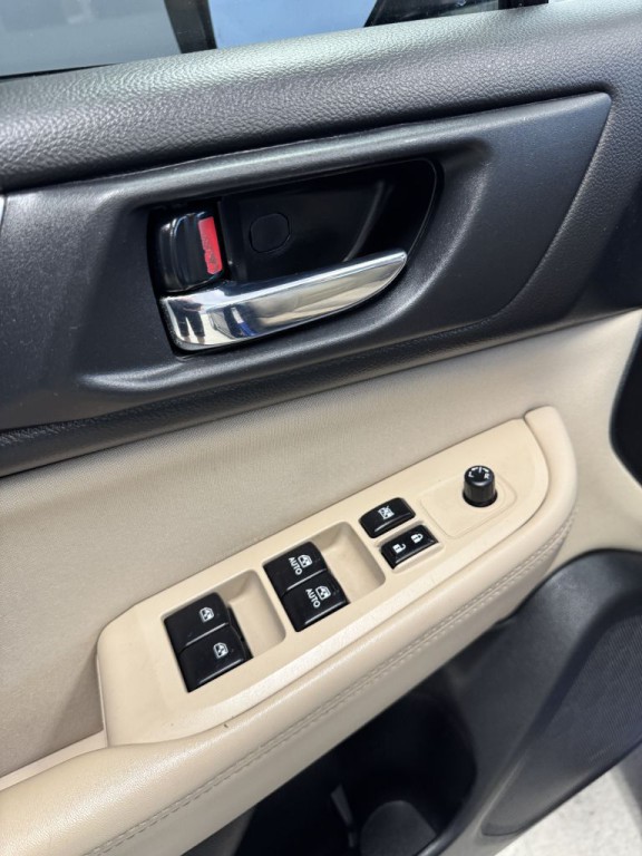 2016 Subaru Legacy Image 21