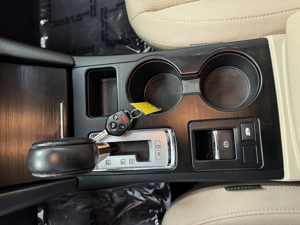 2016 Subaru Legacy Image 24