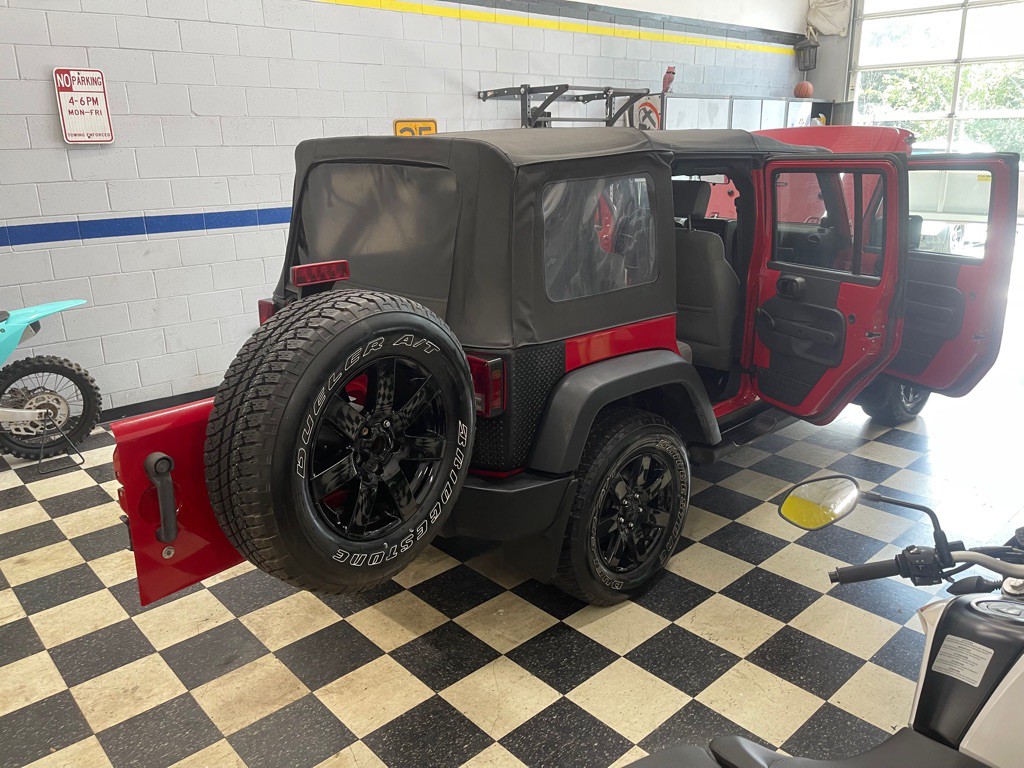 2010 Jeep Wrangler Unlimited Image 20