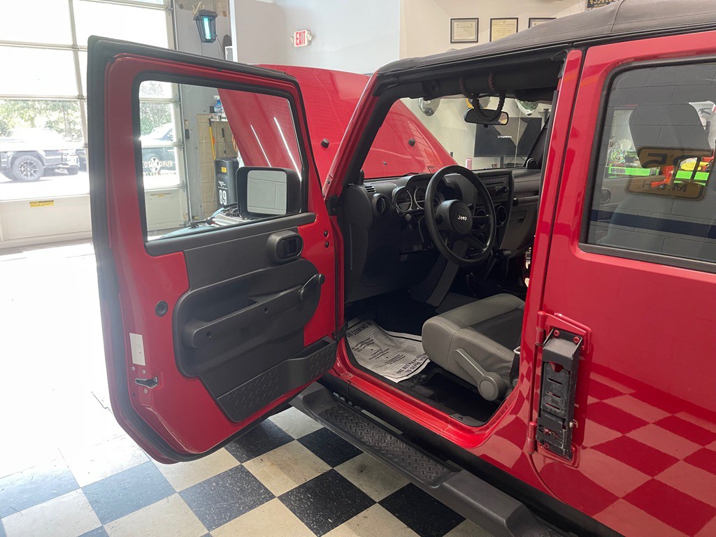 2010 Jeep Wrangler Unlimited Image 22