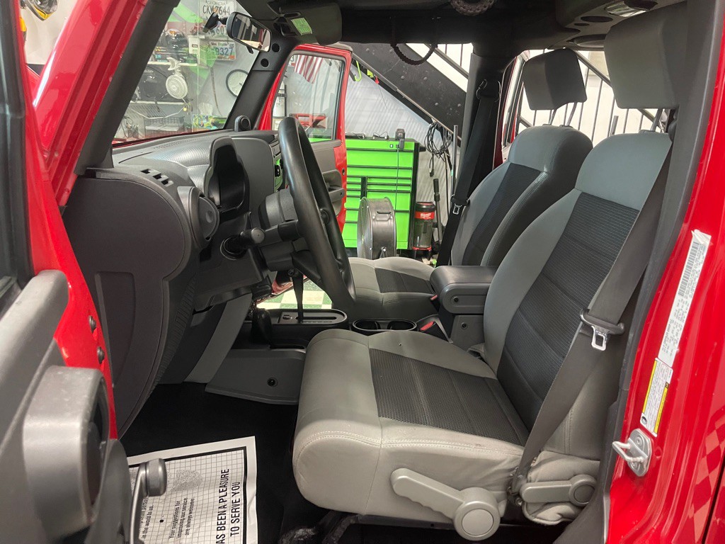 2010 Jeep Wrangler Unlimited Image 26