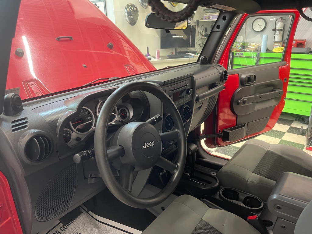 2010 Jeep Wrangler Unlimited Image 28
