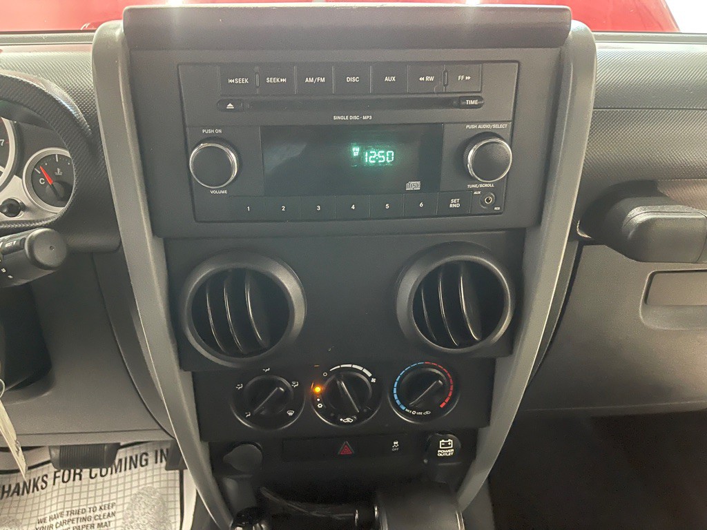 2010 Jeep Wrangler Unlimited Image 31