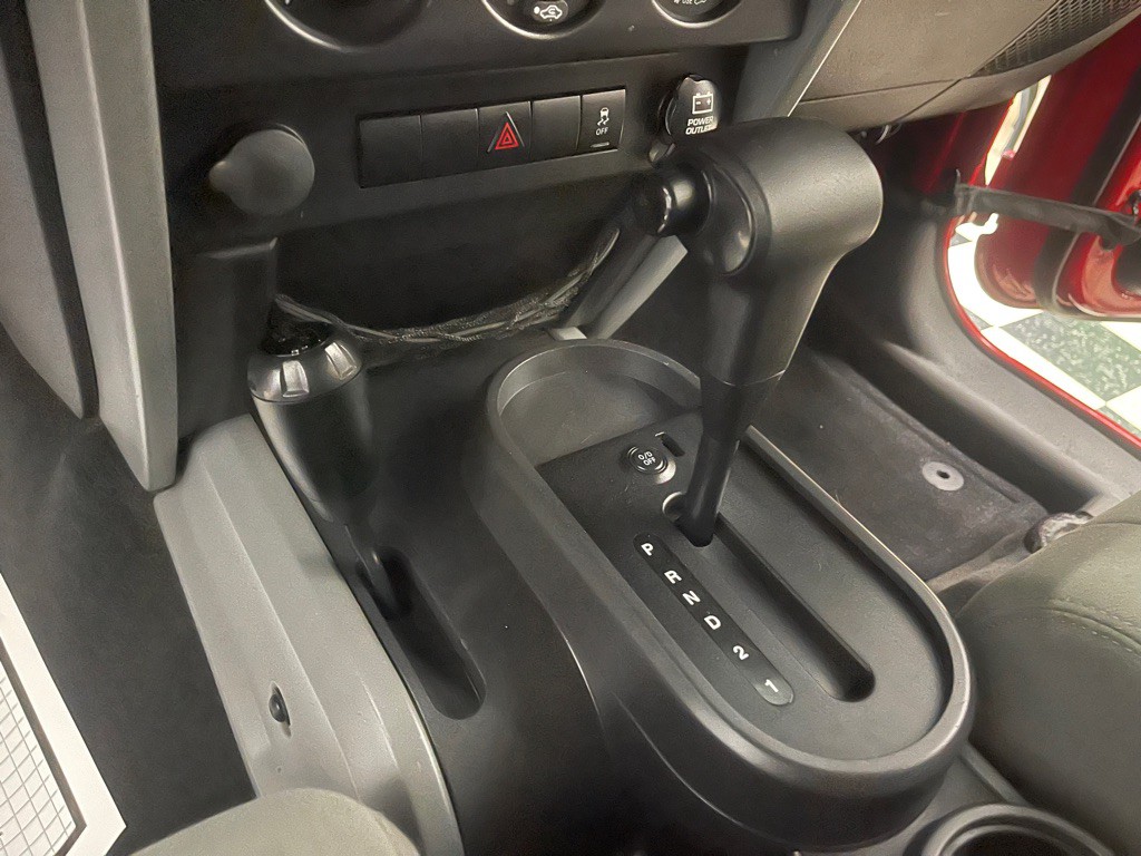2010 Jeep Wrangler Unlimited Image 32