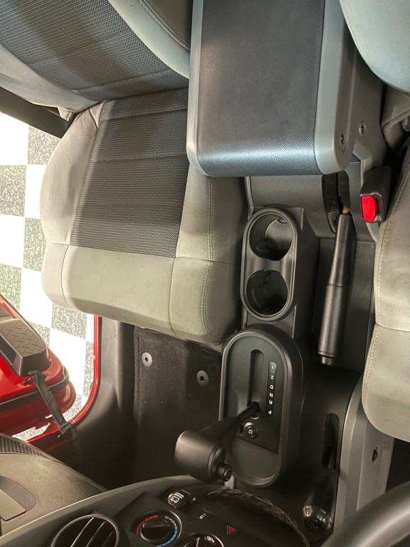 2010 Jeep Wrangler Unlimited Image 33