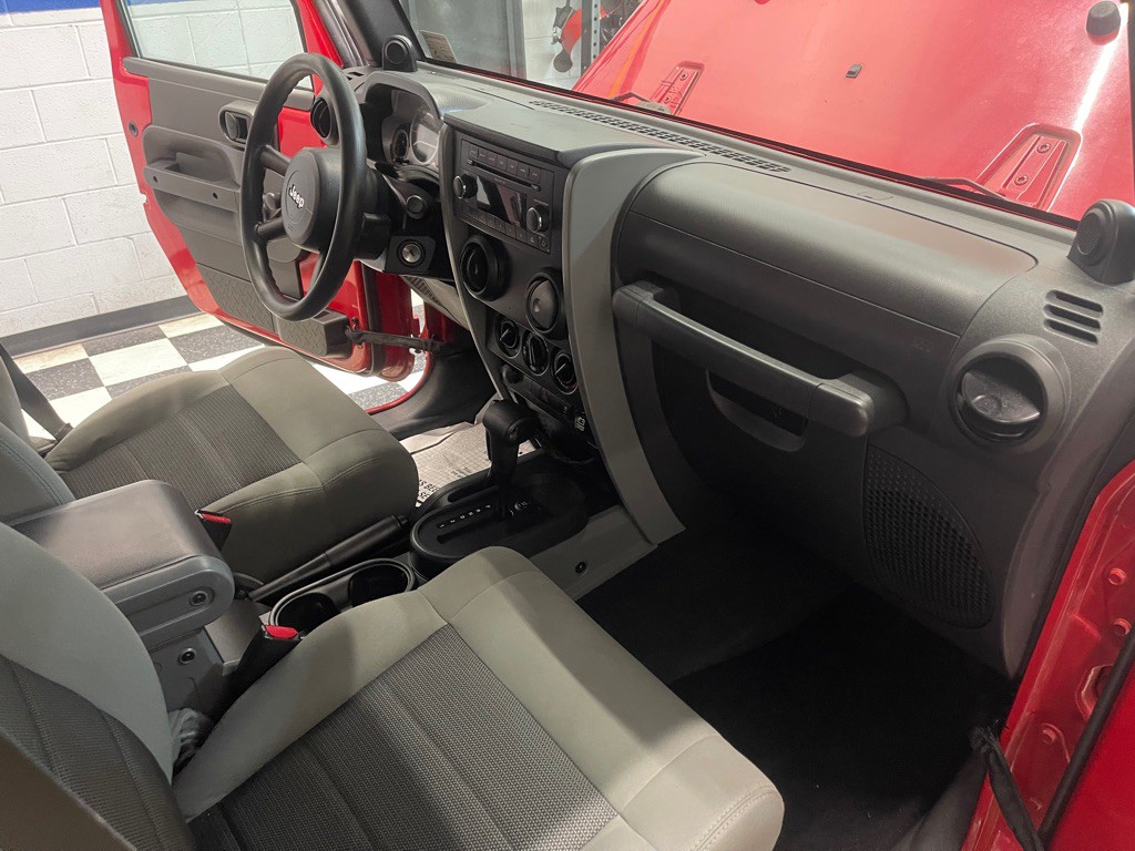 2010 Jeep Wrangler Unlimited Image 38