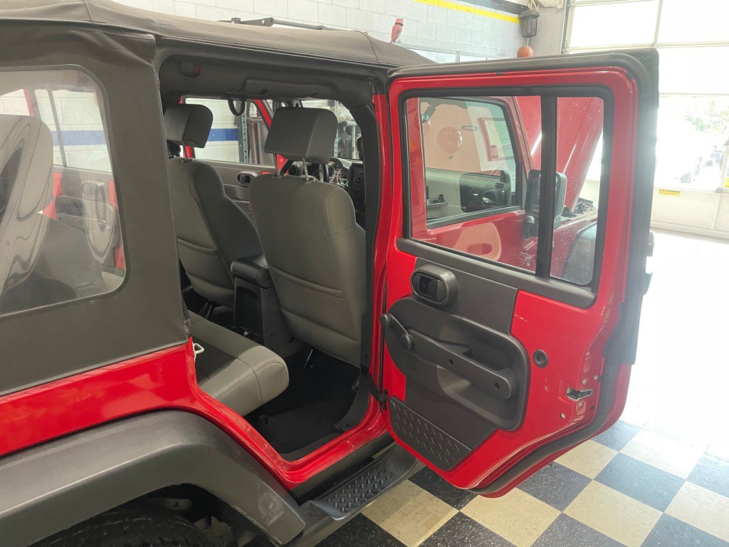 2010 Jeep Wrangler Unlimited Image 43