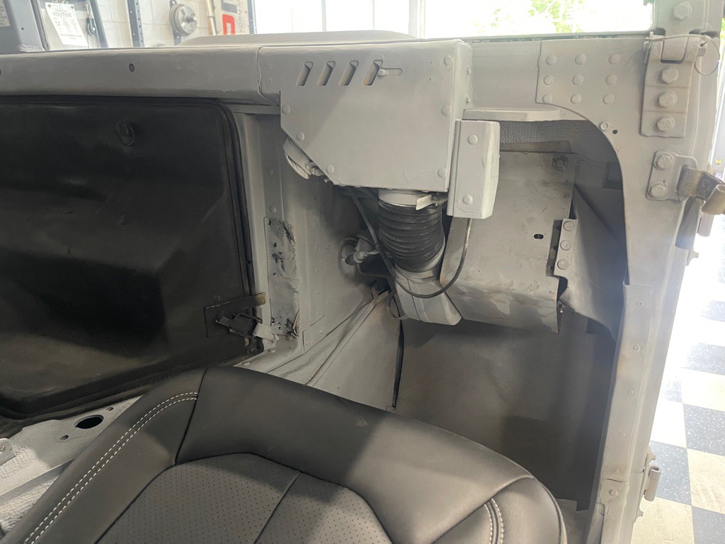 2006 AM General Humvee Image 25