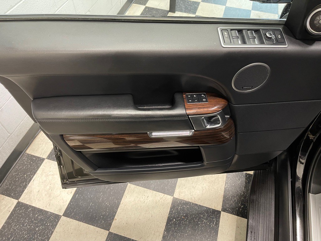 2016 Land Rover Range Rover Image 24