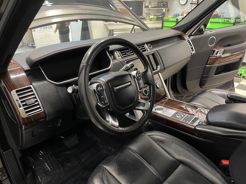 2016 Land Rover Range Rover Image 26
