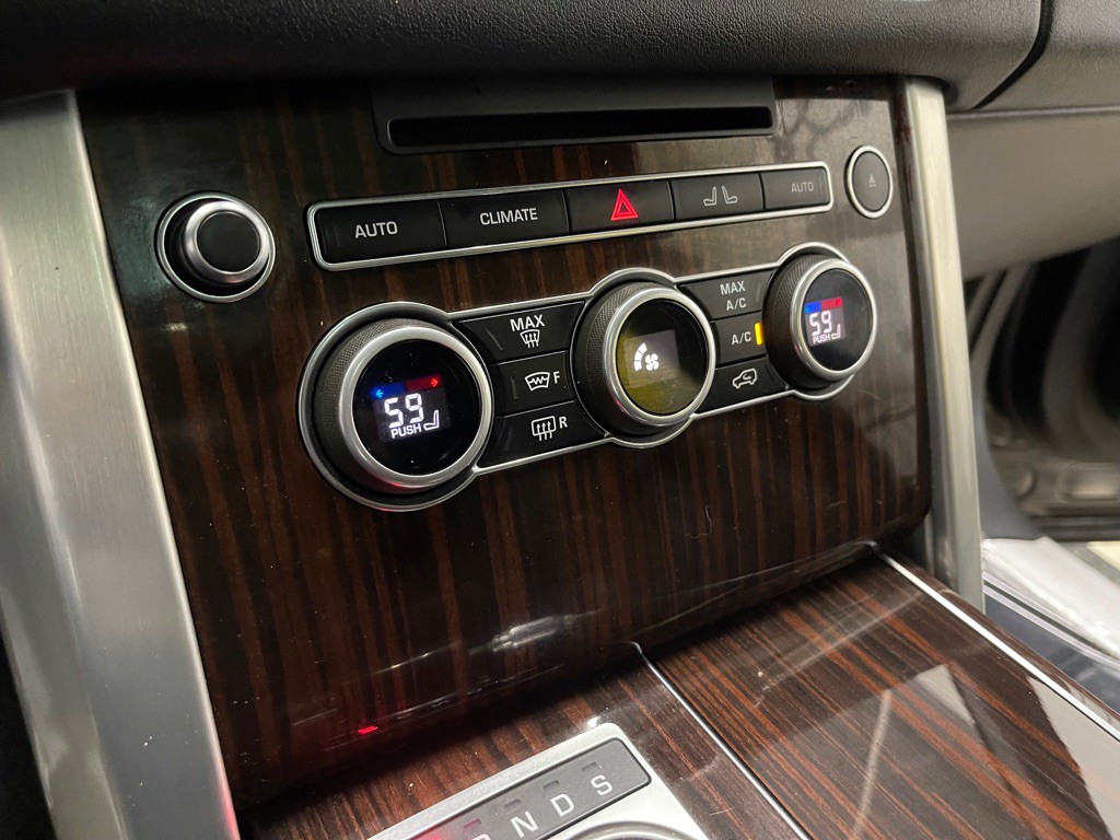 2016 Land Rover Range Rover Image 32