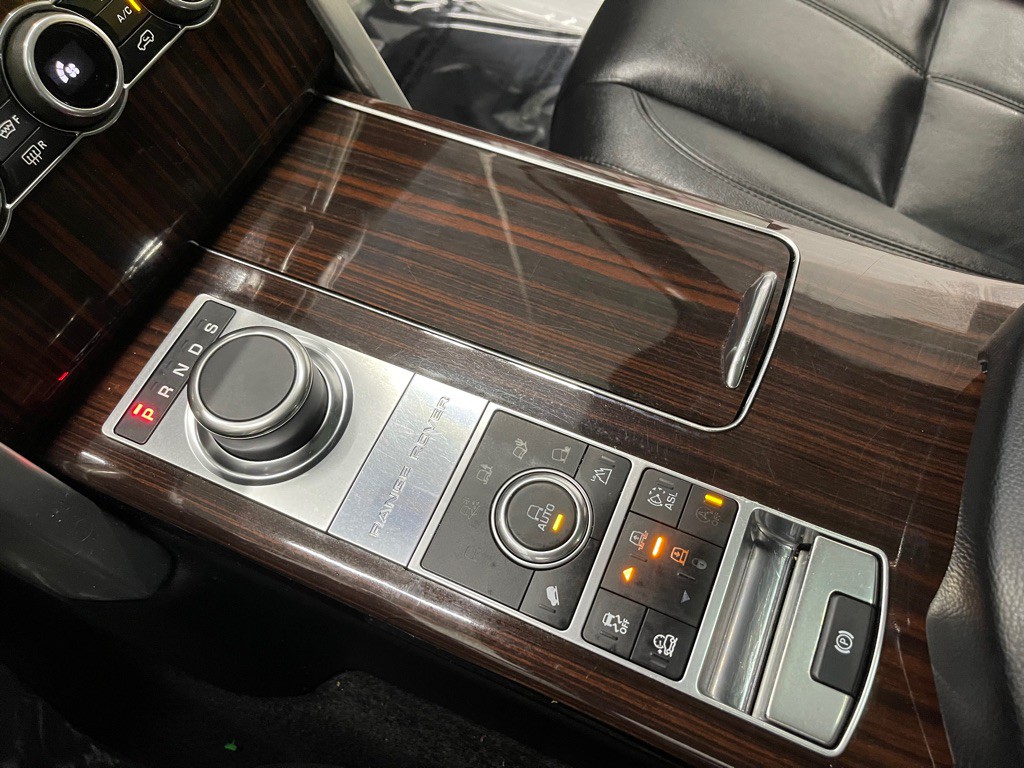 2016 Land Rover Range Rover Image 33