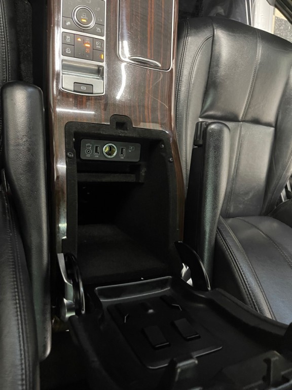 2016 Land Rover Range Rover Image 35