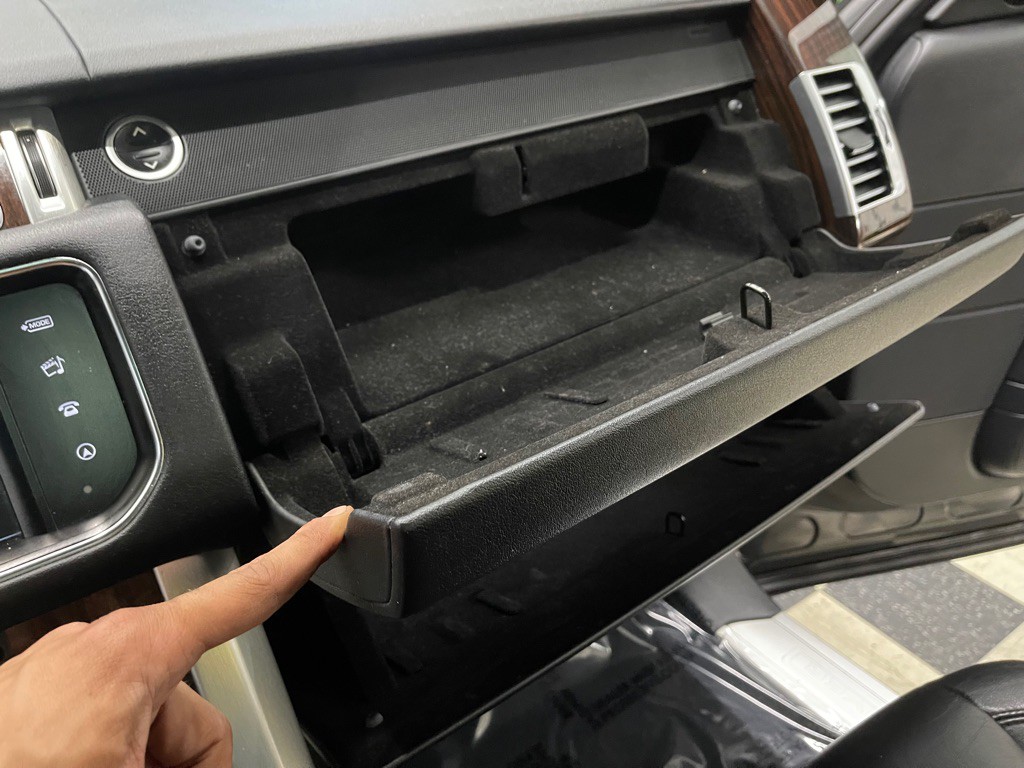 2016 Land Rover Range Rover Image 37
