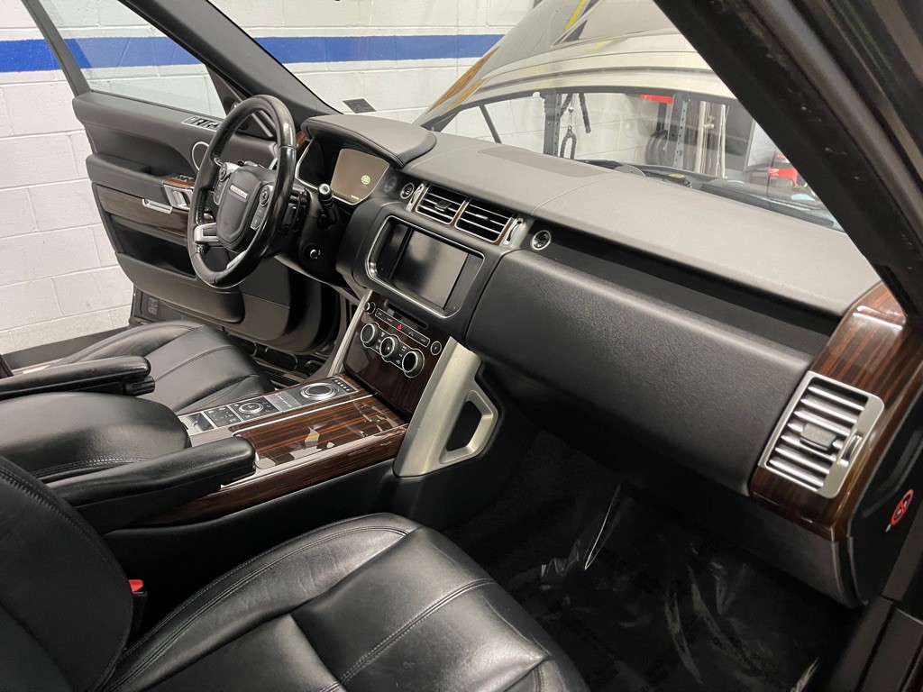 2016 Land Rover Range Rover Image 40