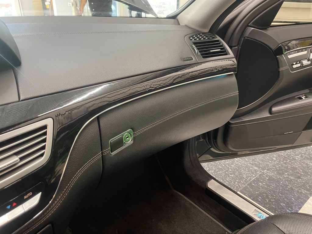2013 Mercedes-Benz S-Class Image 32