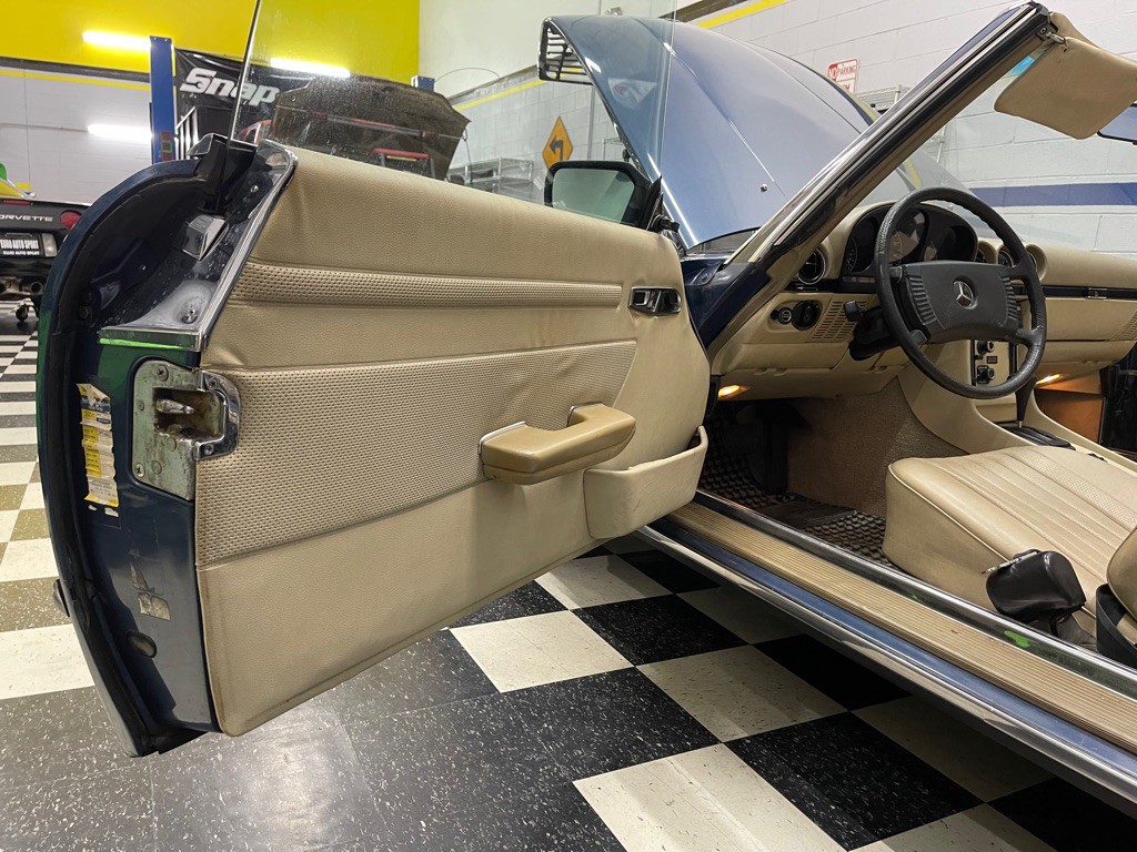 1973 Mercedes-Benz 420-Class Image 19