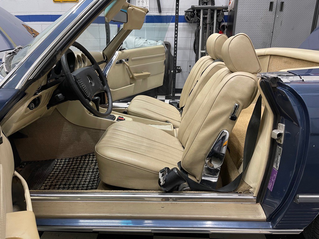1973 Mercedes-Benz 420-Class Image 20