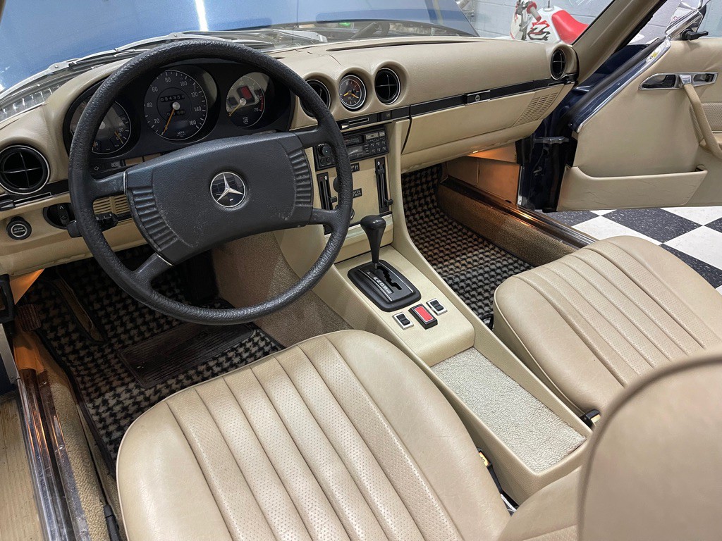 1973 Mercedes-Benz 420-Class Image 21