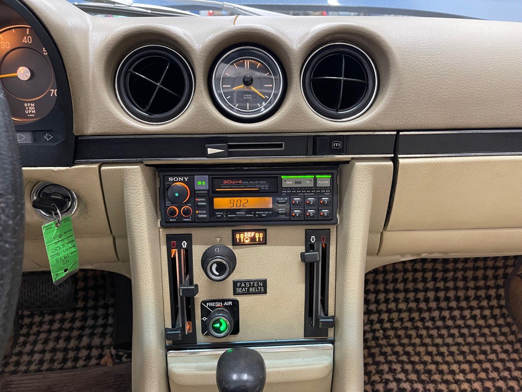 1973 Mercedes-Benz 420-Class Image 25