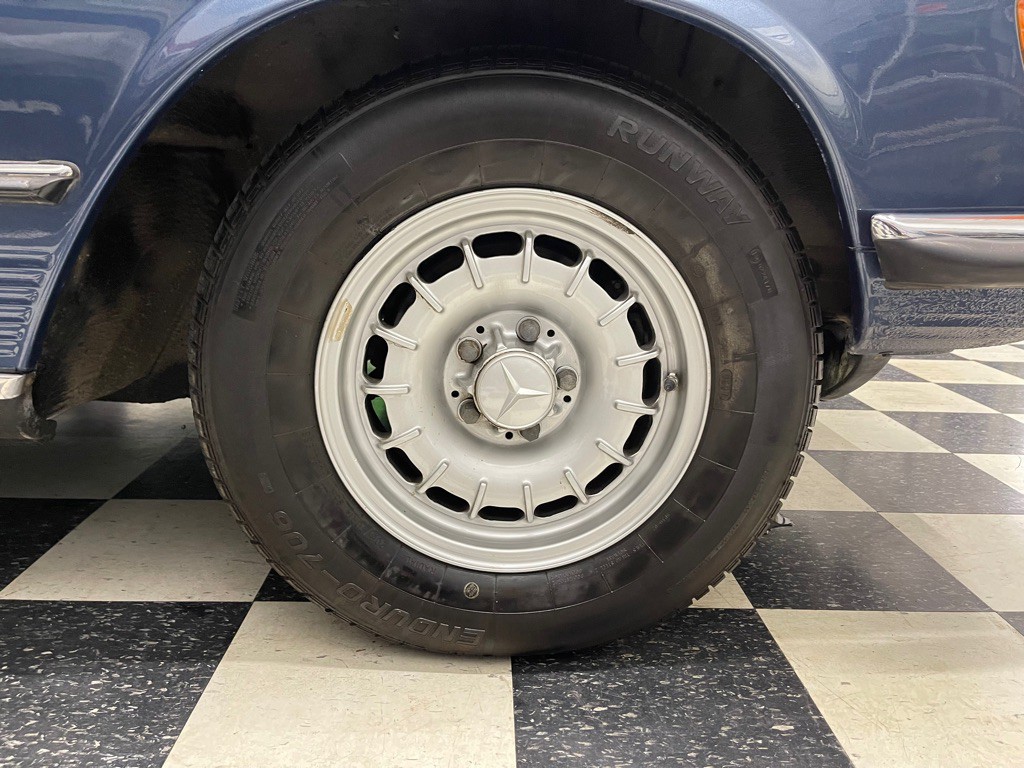 1973 Mercedes-Benz 420-Class Image 43