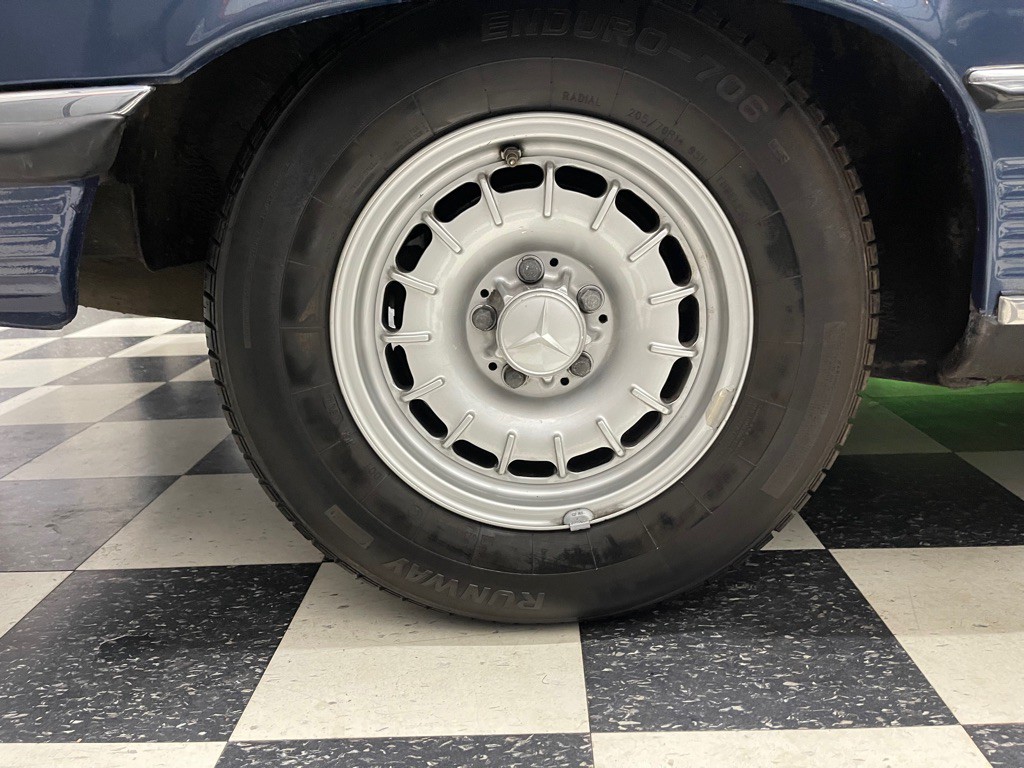 1973 Mercedes-Benz 420-Class Image 46