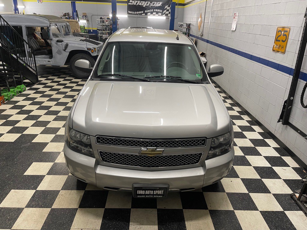 2010 Chevrolet Avalanche Image 3