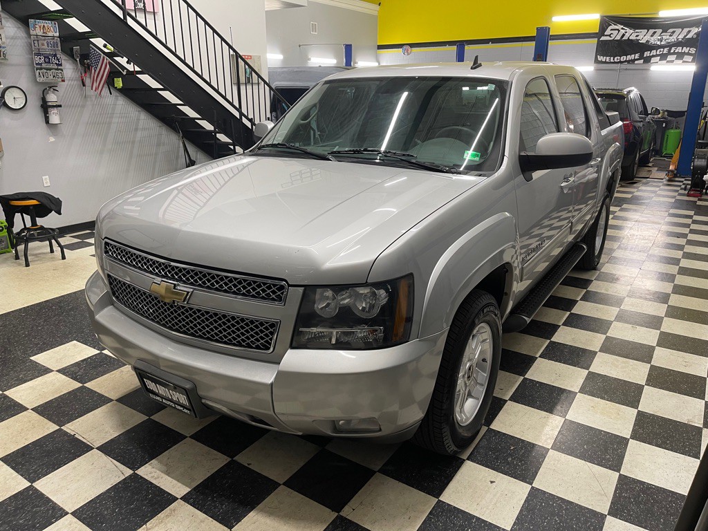 2010 Chevrolet Avalanche Image 4