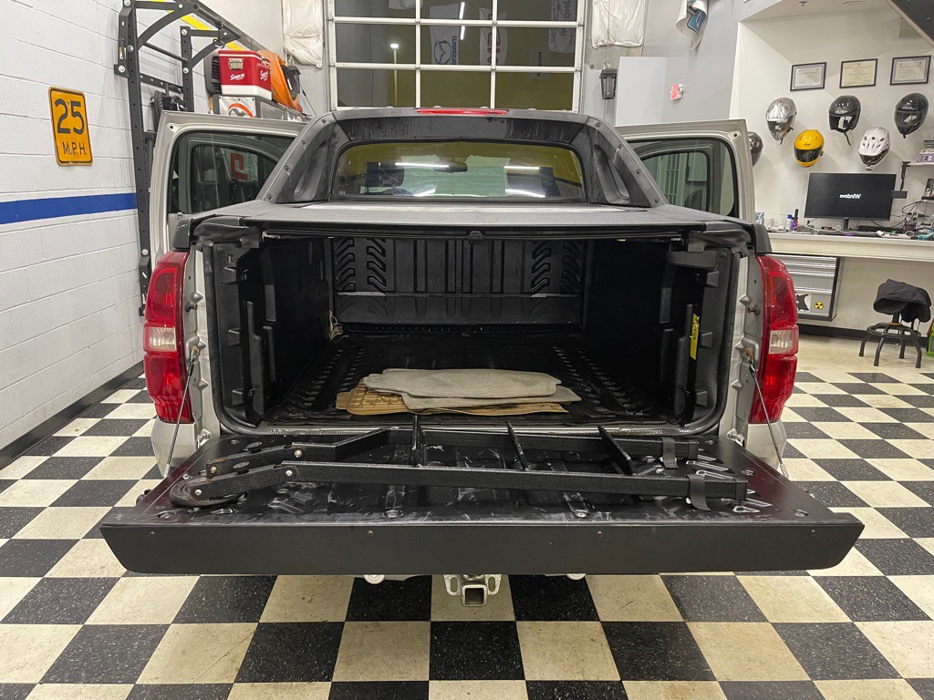 2010 Chevrolet Avalanche Image 19