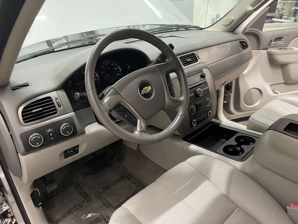 2010 Chevrolet Avalanche Image 26