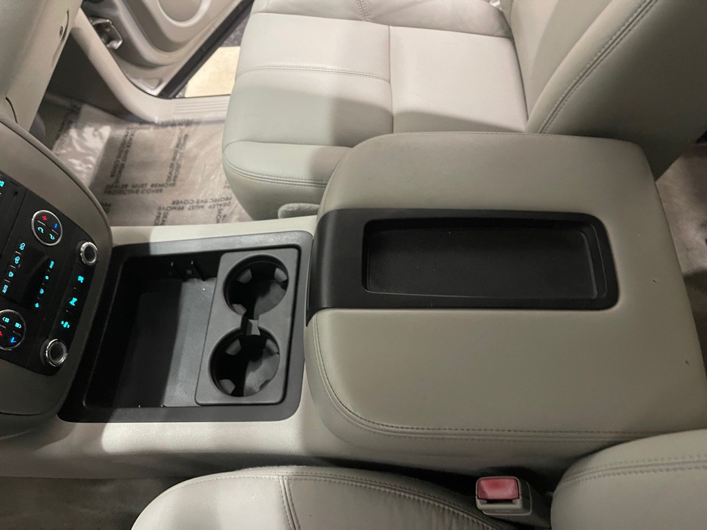 2010 Chevrolet Avalanche Image 34