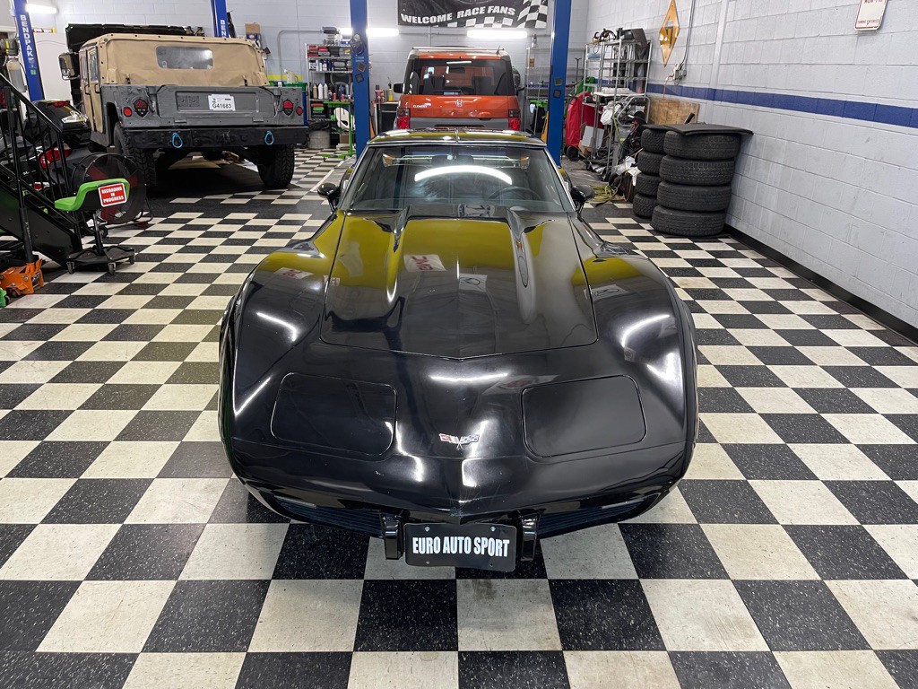 1977 Chevrolet Corvette Image 1