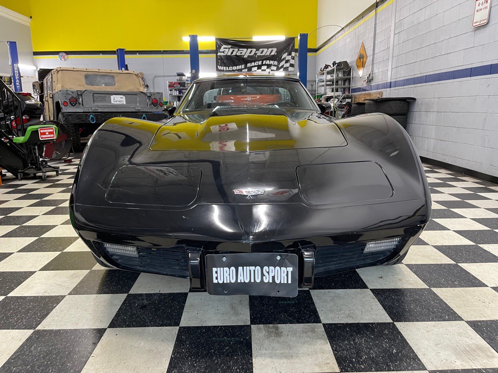 1977 Chevrolet Corvette Image 2